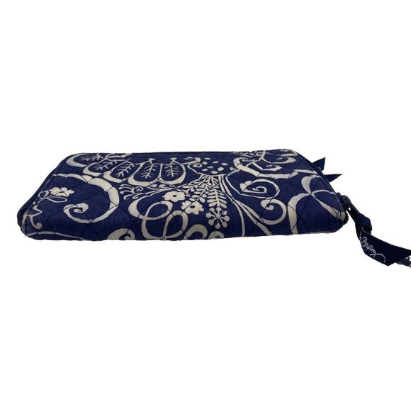 Vera Bradley Twirly Birds Navy Blue Wristlet Wallet Aprox. 7x4" - Picture 4 of 4
